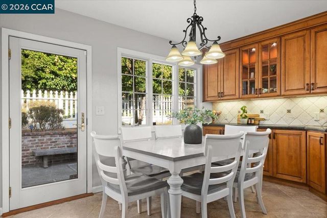 114 Combs Ln, Vallejo, CA 94590