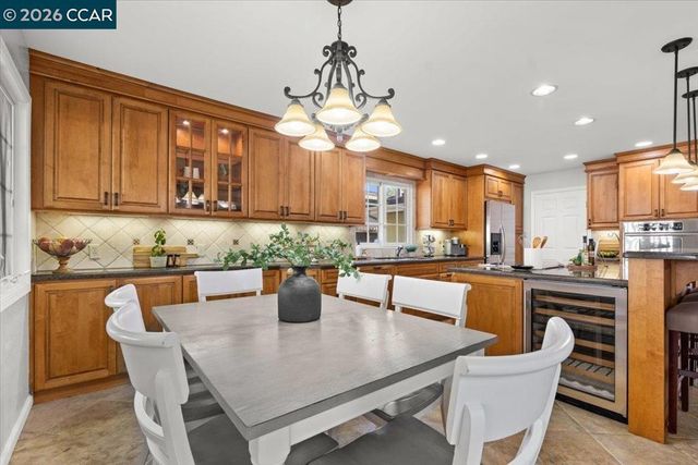 114 Combs Ln, Vallejo, CA 94590