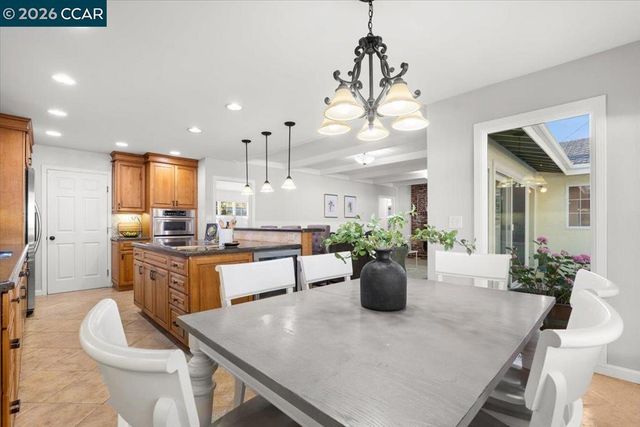 114 Combs Ln, Vallejo, CA 94590