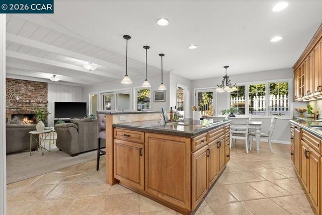 114 Combs Ln, Vallejo, CA 94590