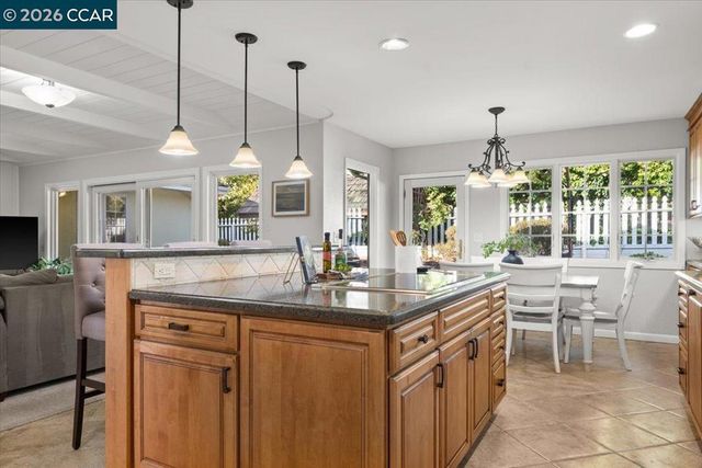 114 Combs Ln, Vallejo, CA 94590