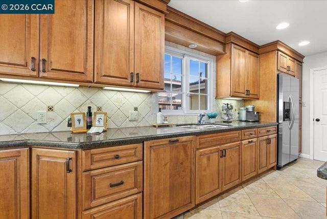 114 Combs Ln, Vallejo, CA 94590
