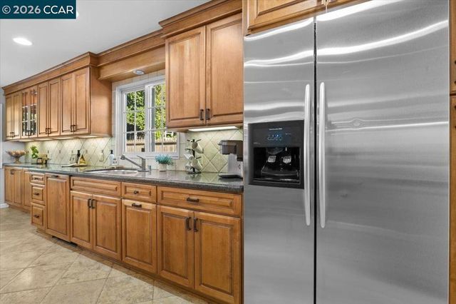 114 Combs Ln, Vallejo, CA 94590