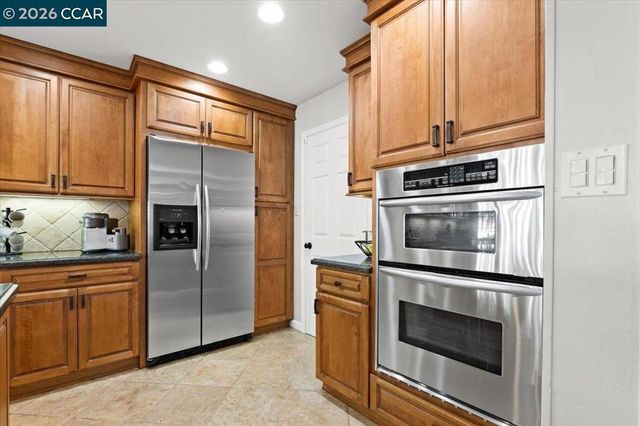 114 Combs Ln, Vallejo, CA 94590
