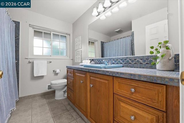 114 Combs Ln, Vallejo, CA 94590