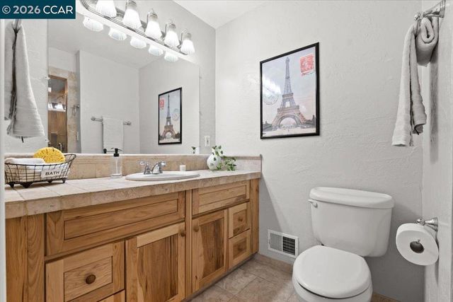 114 Combs Ln, Vallejo, CA 94590