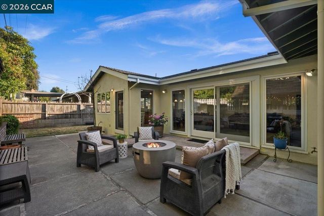 114 Combs Ln, Vallejo, CA 94590