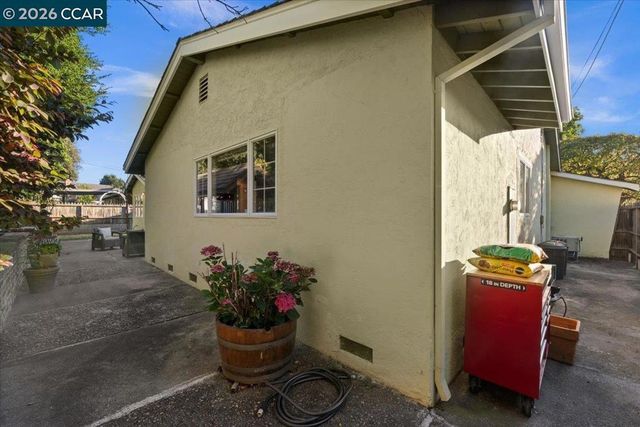 114 Combs Ln, Vallejo, CA 94590