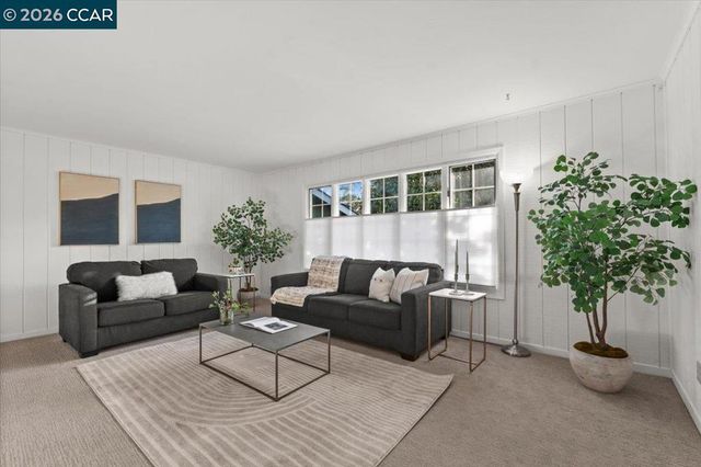 114 Combs Ln, Vallejo, CA 94590