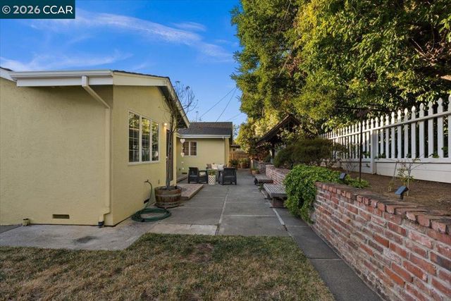 114 Combs Ln, Vallejo, CA 94590