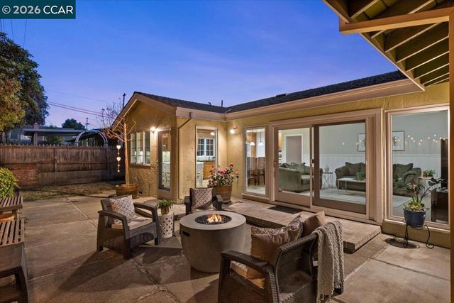 114 Combs Ln, Vallejo, CA 94590