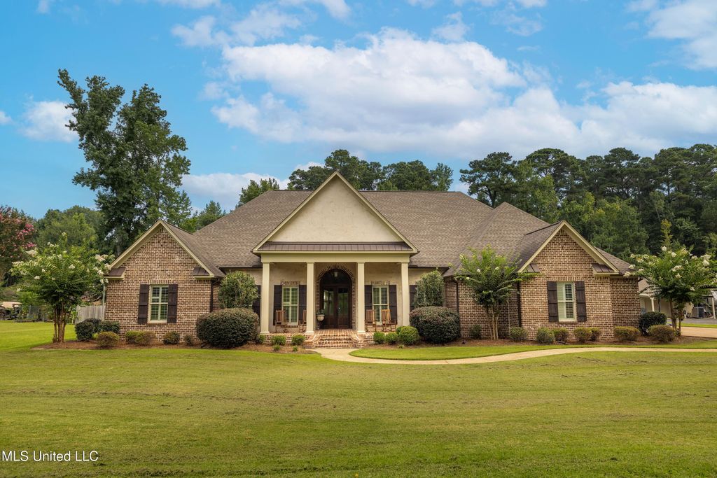 230 Eastwood Drive, Brandon, MS 39042