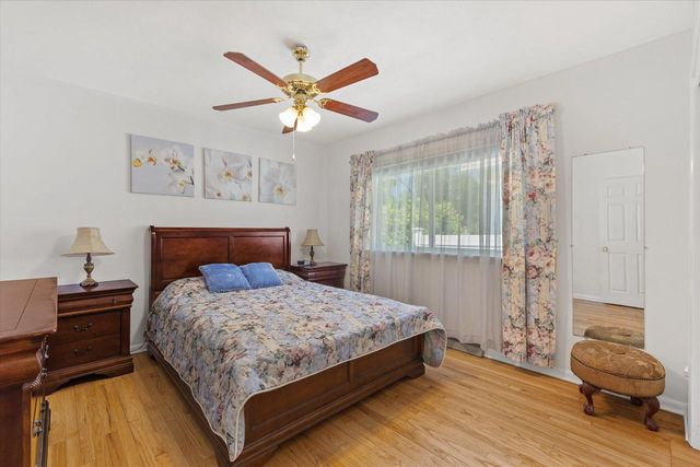 140 S Hartwell AVENUE, Waukesha, WI 53186
