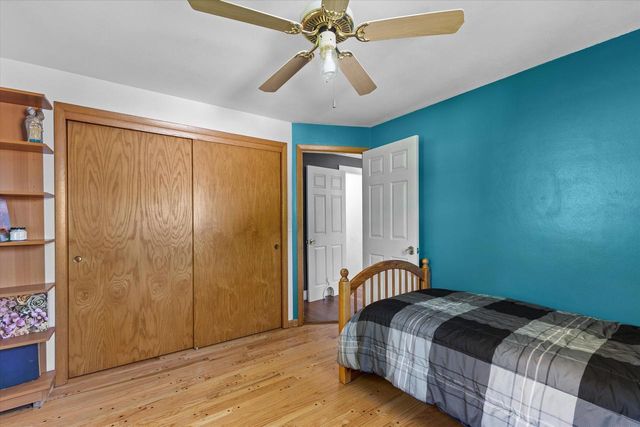 140 S Hartwell AVENUE, Waukesha, WI 53186