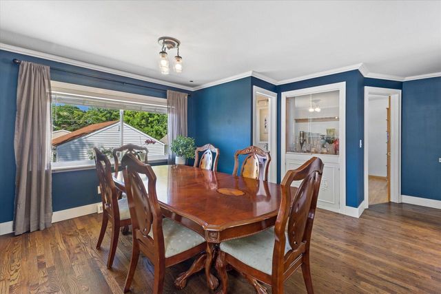 140 S Hartwell AVENUE, Waukesha, WI 53186