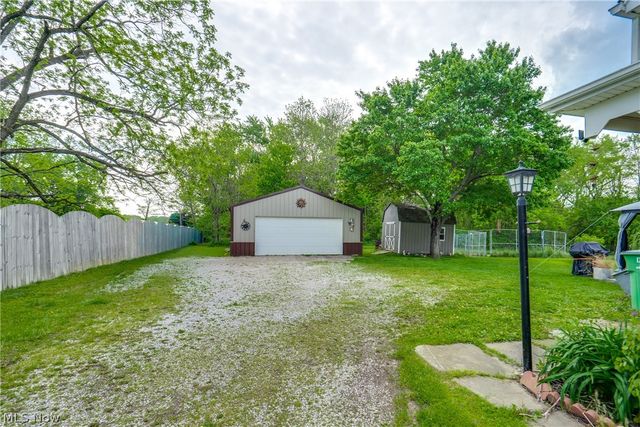 1682 S County Line Road, Geneva, OH 44041