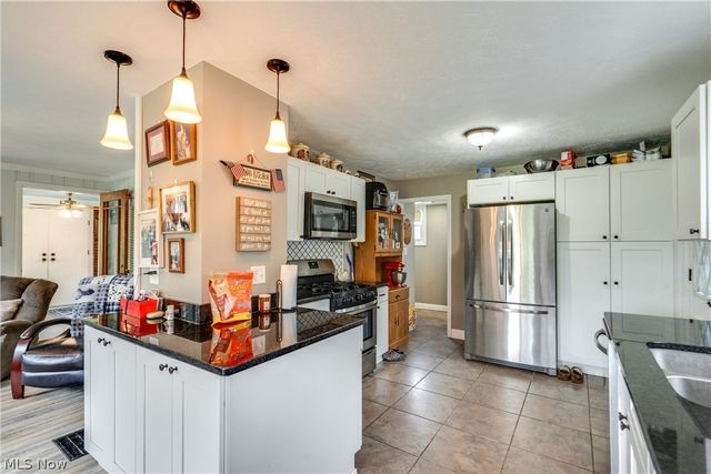 1682 S County Line Road, Geneva, OH 44041