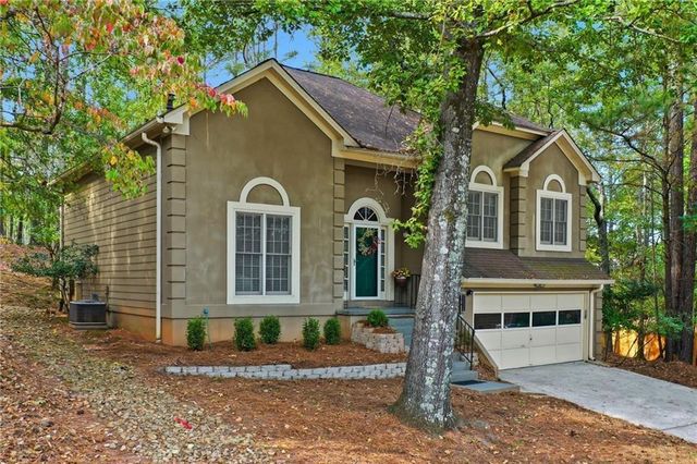 945 Club Chase Court, Roswell, GA 30076