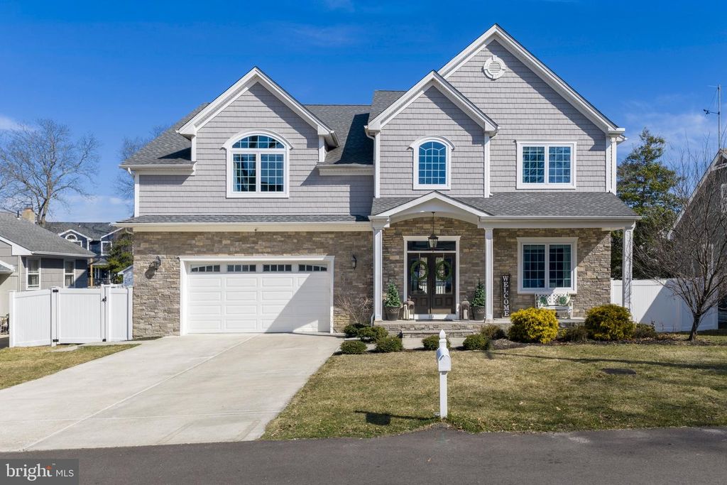 814 LINCOLN AVE, Pine Beach, NJ 08741