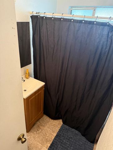 1763 La Jolla Dr, Stockton, CA 95204