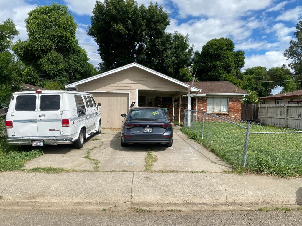 1763 La Jolla Dr, Stockton, CA 95204