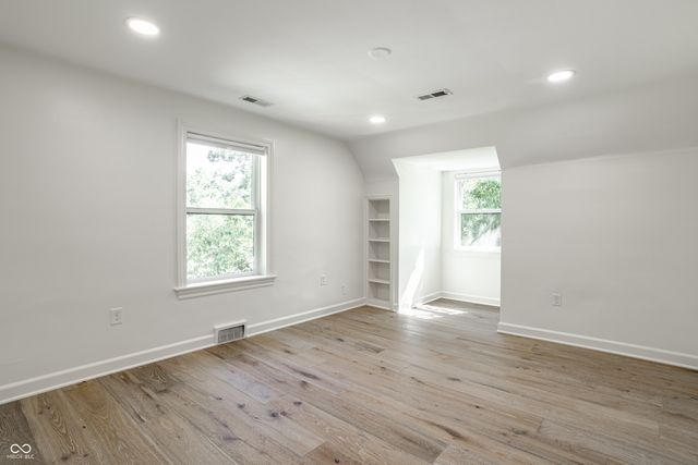 228 E 82nd Street, Indianapolis, IN 46240