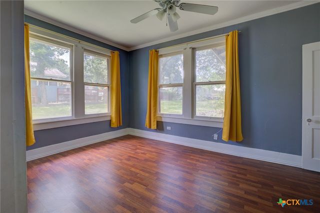 262 Clemens Avenue, New Braunfels, TX 78130