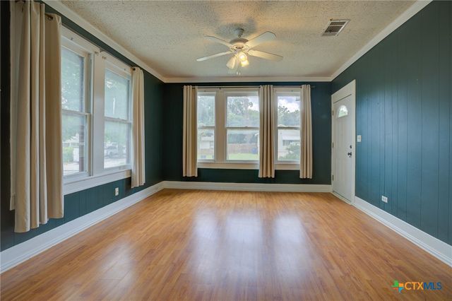 262 Clemens Avenue, New Braunfels, TX 78130