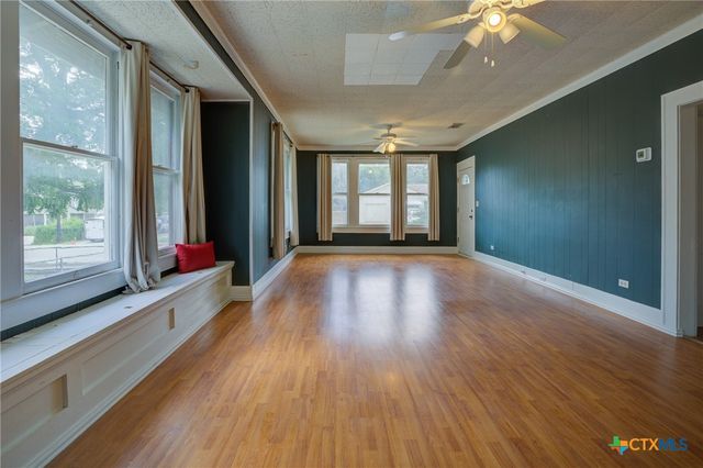 262 Clemens Avenue, New Braunfels, TX 78130