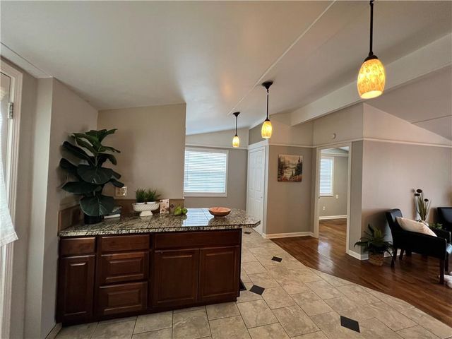 1224 S Delaware Avenue, Independence, MO 64055