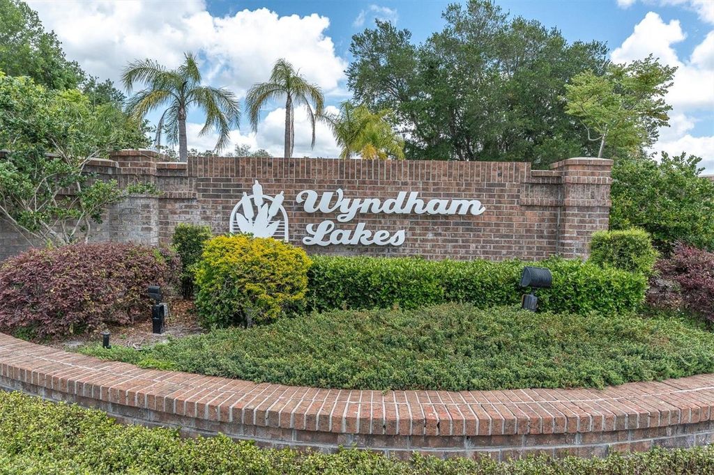 Image 2 of property listing at 19714 WYNDHAM LAKES DRIVE, Odessa, FL 33556