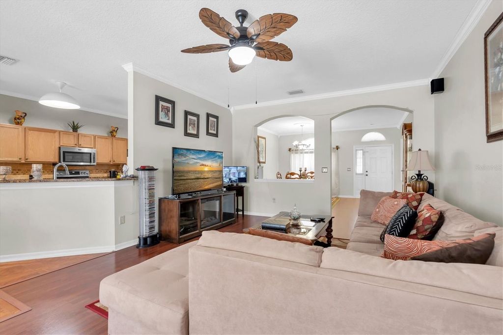 Image 7 of property listing at 19714 WYNDHAM LAKES DRIVE, Odessa, FL 33556