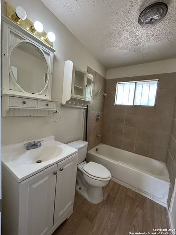 923 F St, San Antonio, TX 78220