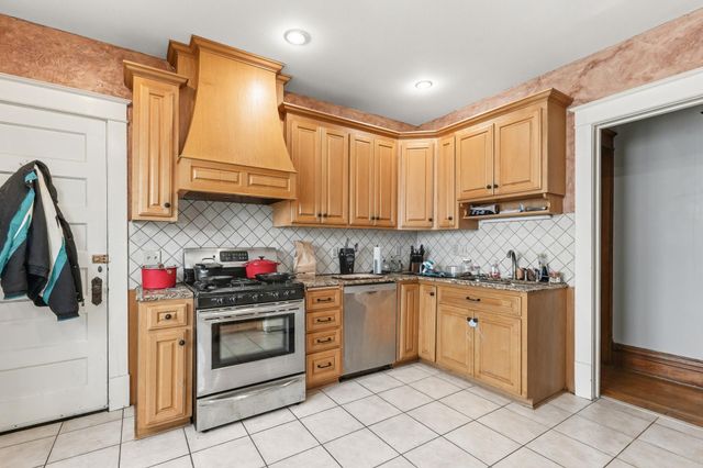 1222 6th Street NE, Minneapolis, MN 55413