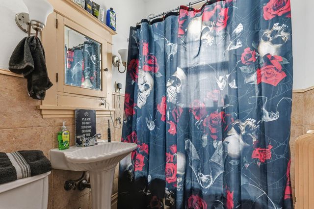 1222 6th Street NE, Minneapolis, MN 55413