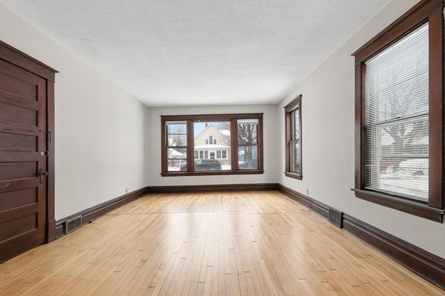 1222 6th Street NE, Minneapolis, MN 55413