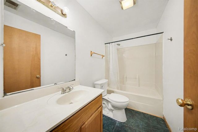 23780 Carleton West Road, Belleville, MI 48111