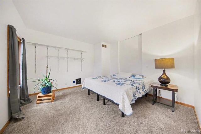 23780 Carleton West Road, Belleville, MI 48111