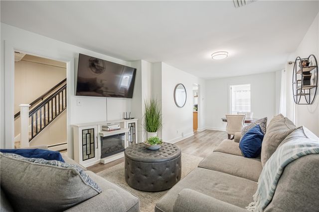 210 East Linden Avenue, East Rochester, NY 14445