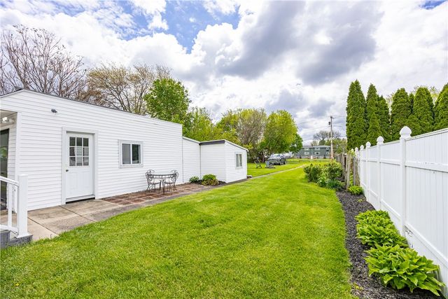 210 East Linden Avenue, East Rochester, NY 14445