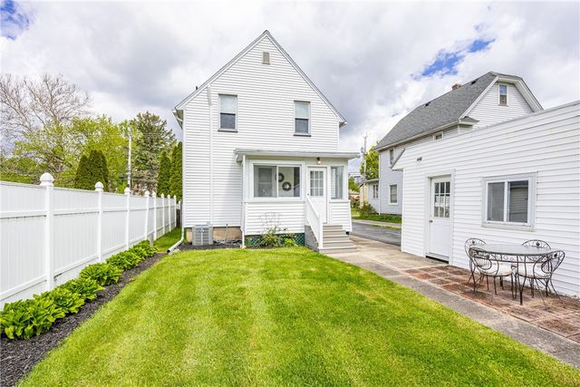 210 East Linden Avenue, East Rochester, NY 14445