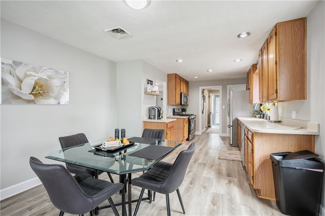210 East Linden Avenue, East Rochester, NY 14445