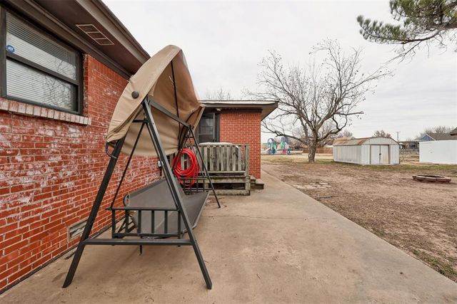 204 N Cherry Avenue, Union City, OK 73090