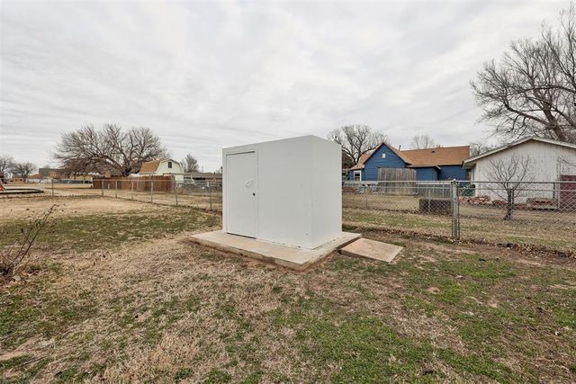 204 N Cherry Avenue, Union City, OK 73090
