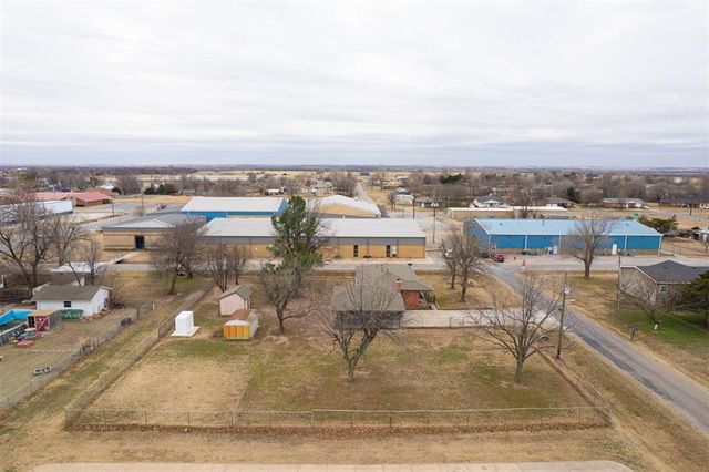 204 N Cherry Avenue, Union City, OK 73090