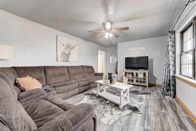204 N Cherry Avenue, Union City, OK 73090