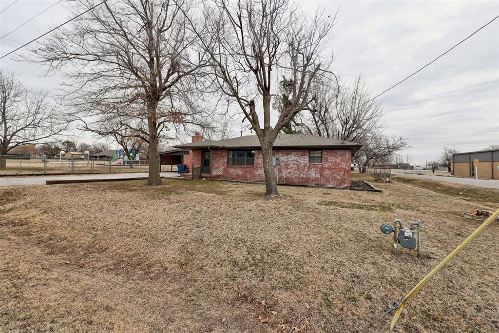 204 N Cherry Avenue, Union City, OK 73090