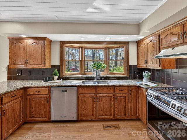 142 Scotland Drive, Mooresville, NC 28115