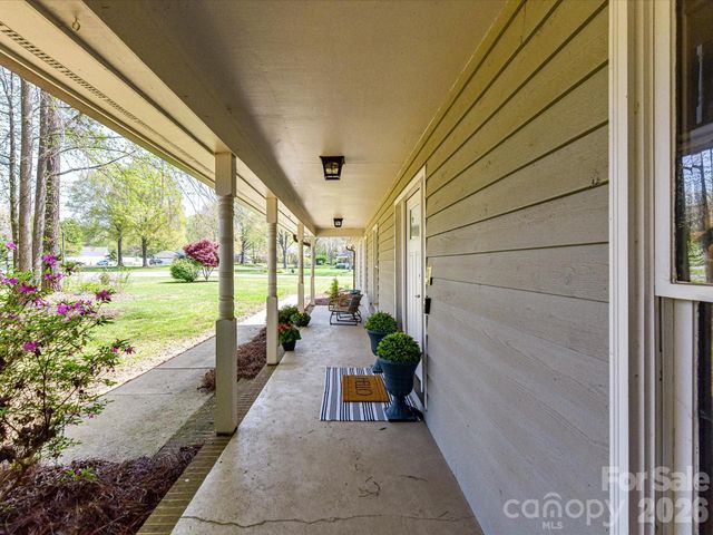 142 Scotland Drive, Mooresville, NC 28115