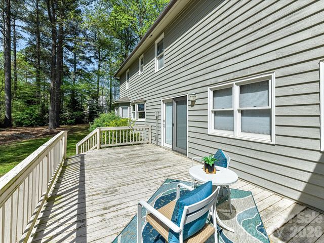 142 Scotland Drive, Mooresville, NC 28115